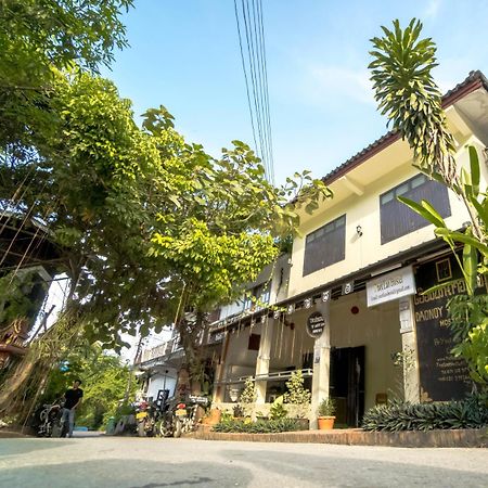 Y Not Laos Hostel Luang Prabang Esterno foto