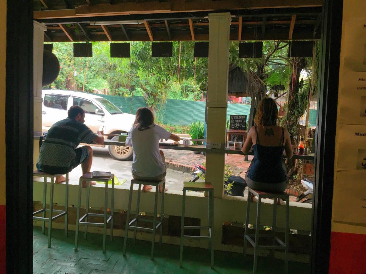 Y Not Laos Hostel Luang Prabang Esterno foto